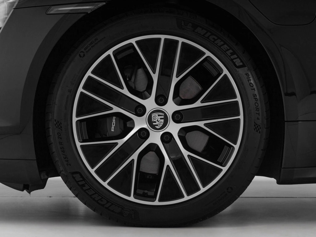 img-4 Porsche Taycan Porsche N1242329