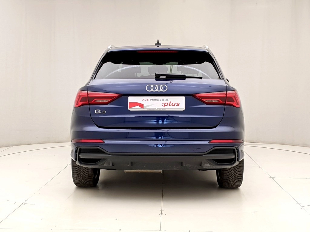 img-4 Audi Q3 Audi U1282877