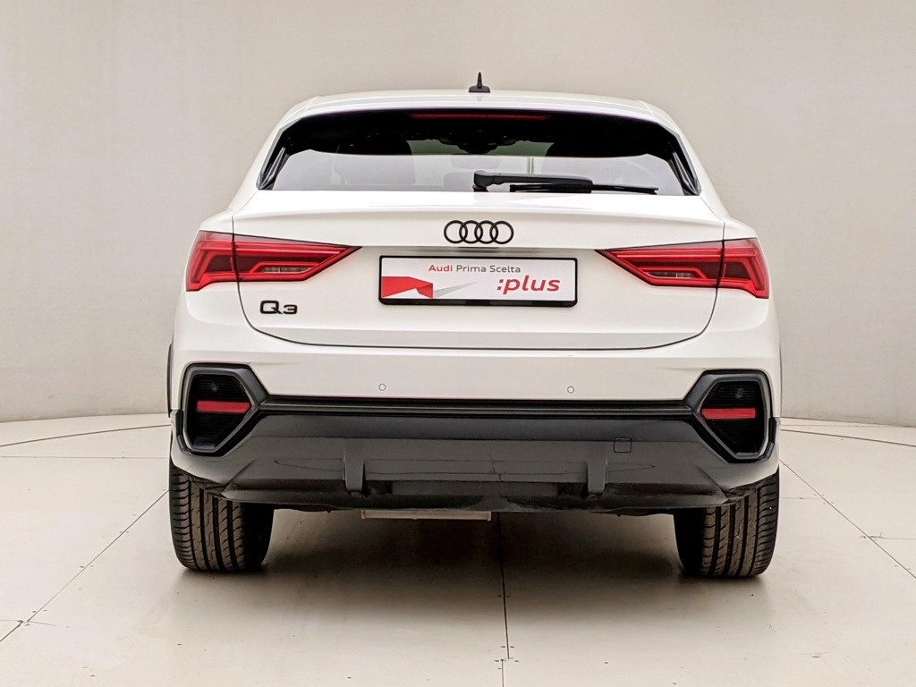 img-4 Audi Q3 Audi U1283094
