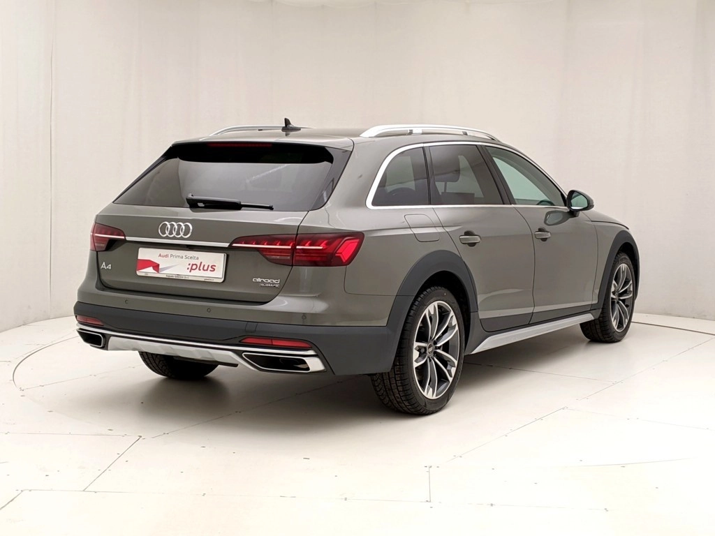 img-1 Audi A4 Audi U1280396