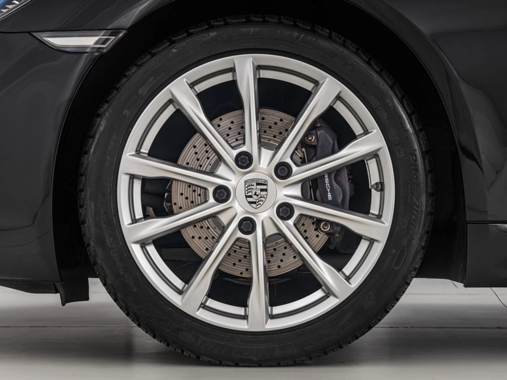 img-3 Porsche 718 Porsche U1282895