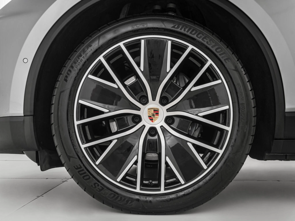 img-4 Porsche MACAN Porsche N1246174