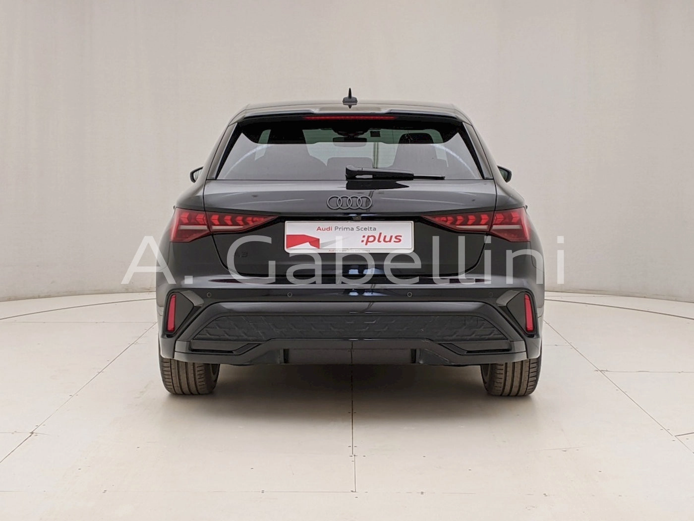 img-4 Audi Audi Audi U1283481