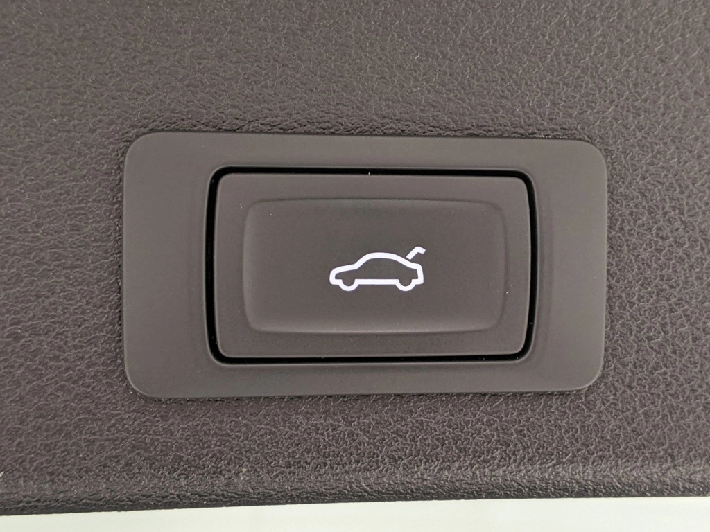 img-4 Audi A4 Audi U1278968