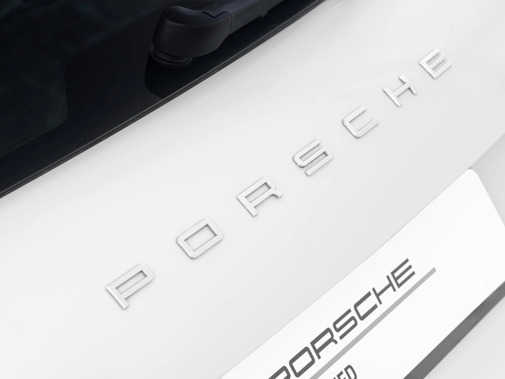 img-4 Porsche Cayenne Porsche U1282846