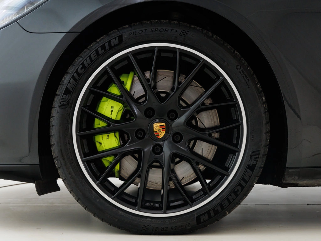 img-4 Porsche Panamera Porsche U1280691