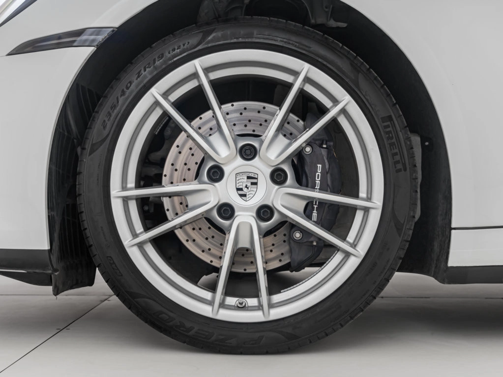 img-4 Porsche 911 Porsche U1282274