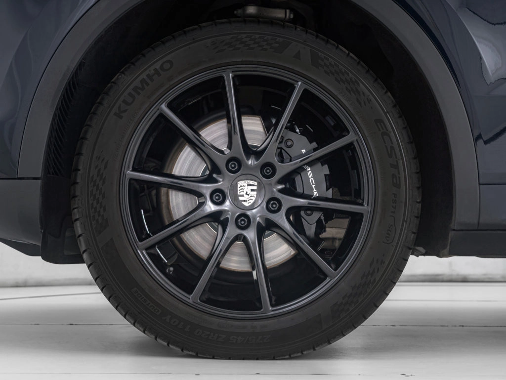 img-4 Porsche Cayenne Porsche U1282561