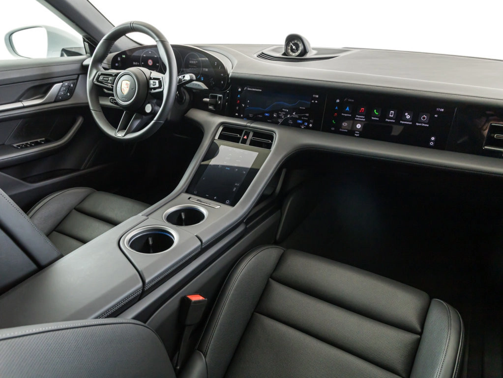 img-3 Porsche Taycan Porsche N1245637