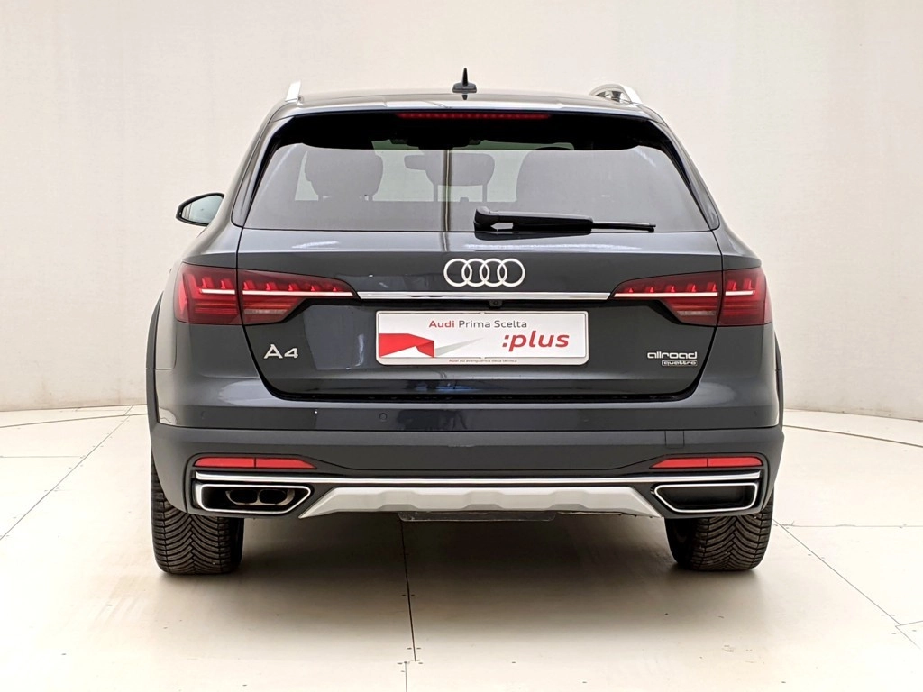 img-4 Audi A4 Audi U1283136