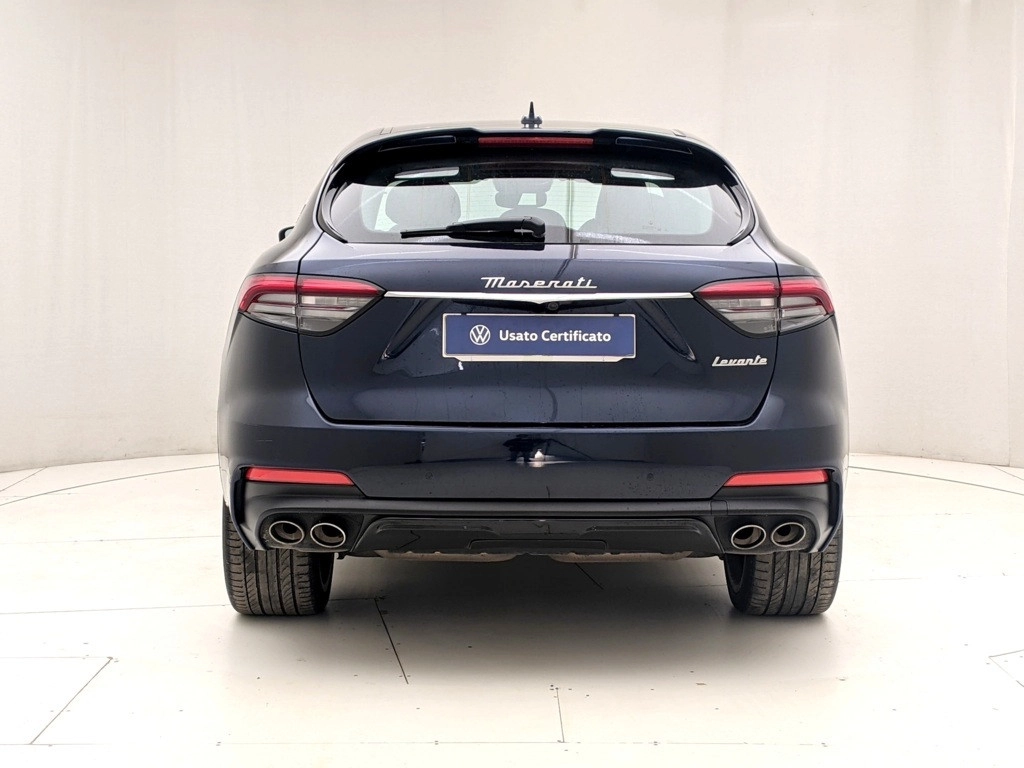 img-4 Maserati Levante Maserati U1281163