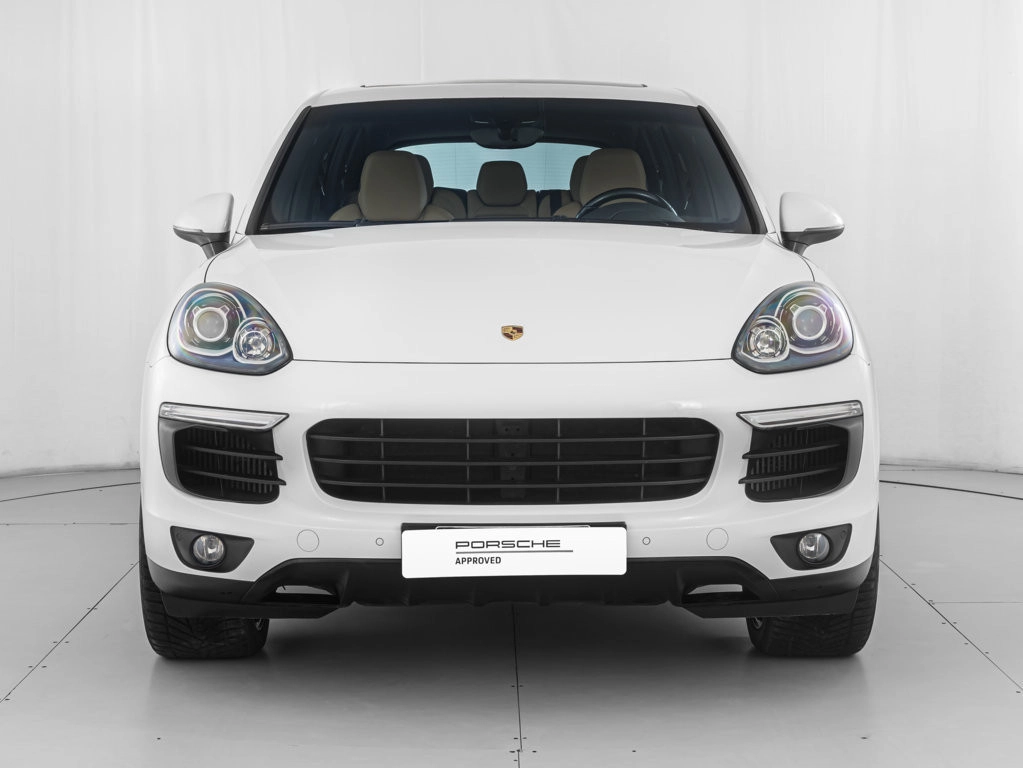 img-1 Porsche Cayenne Porsche U1282846