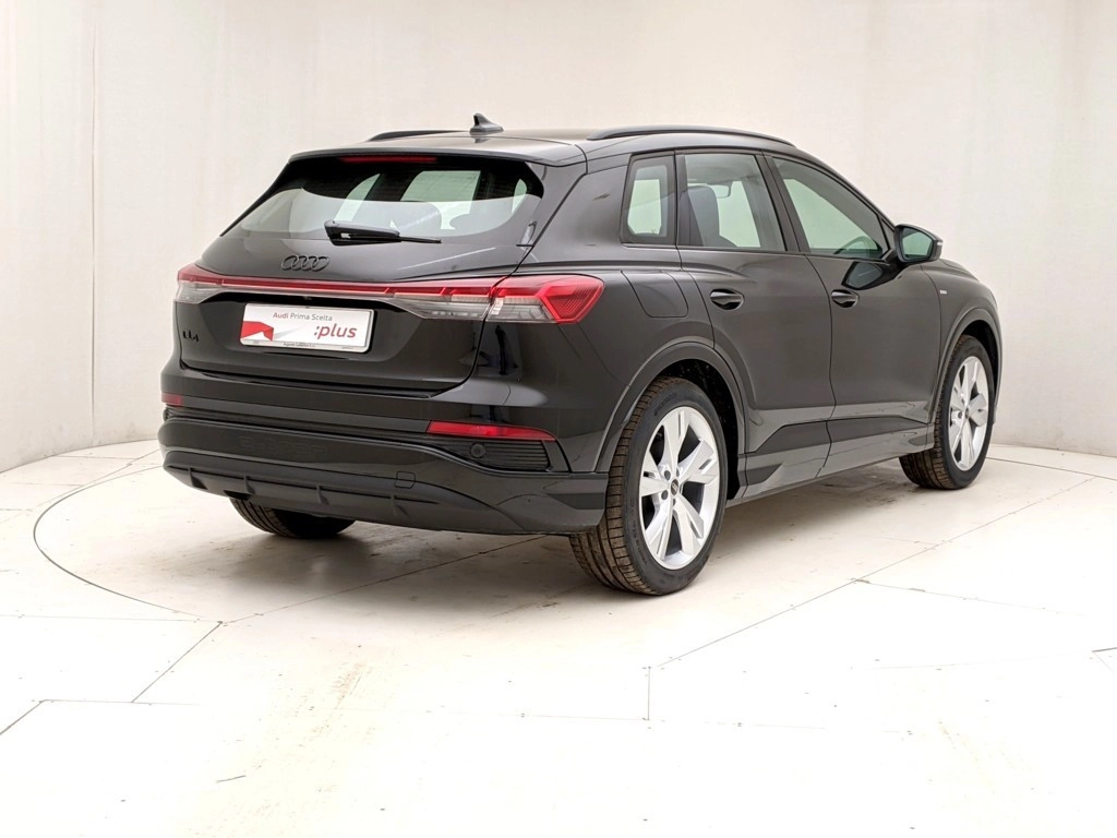 img-1 Audi Q4 Audi N1225388