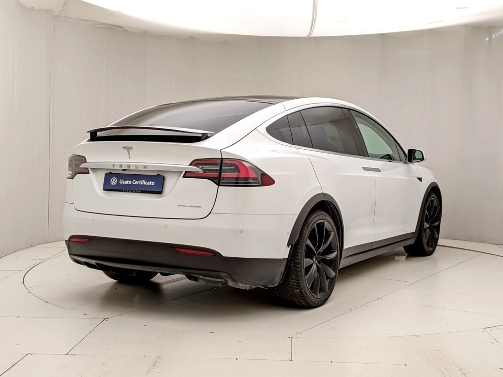 img-3 Tesla Model Tesla U1280741