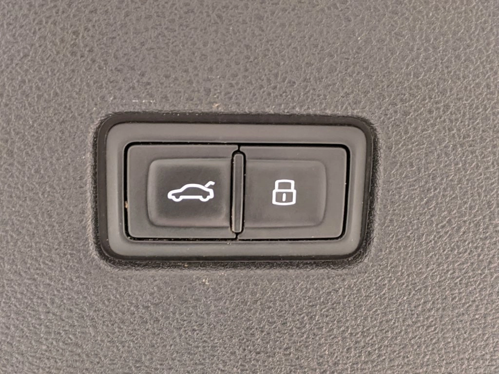 img-4 Audi Q8 Audi U1279752