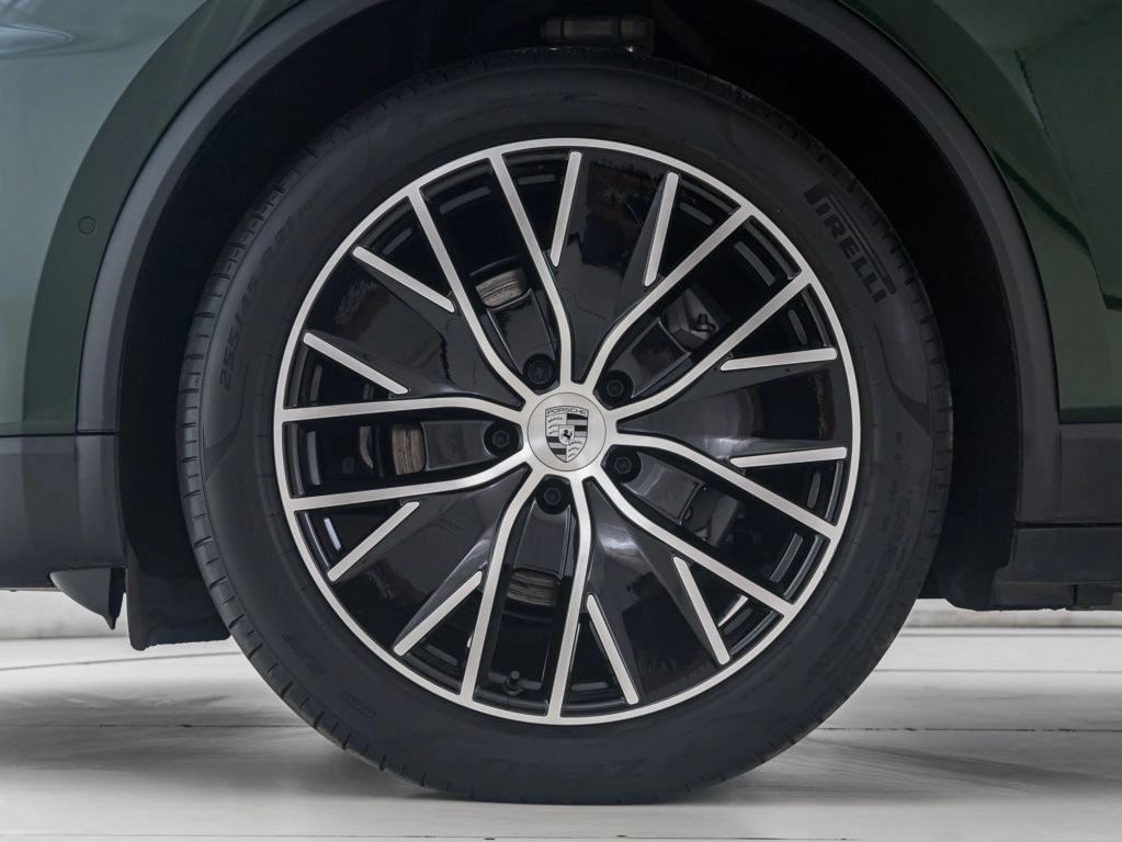 img-4 Porsche Macan Porsche U1282476