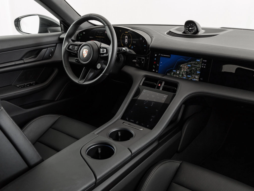 img-3 Porsche Taycan Porsche N1241956