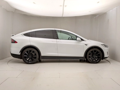 Tesla Model - U1280741 