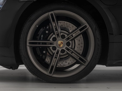 Porsche Taycan - U1282654 