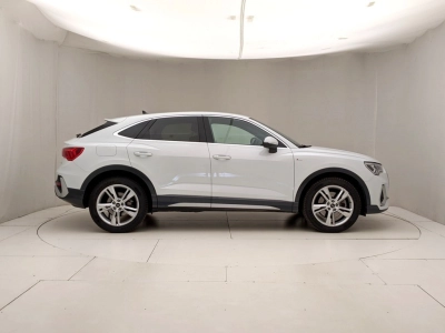 Audi Q3 - U1282693 